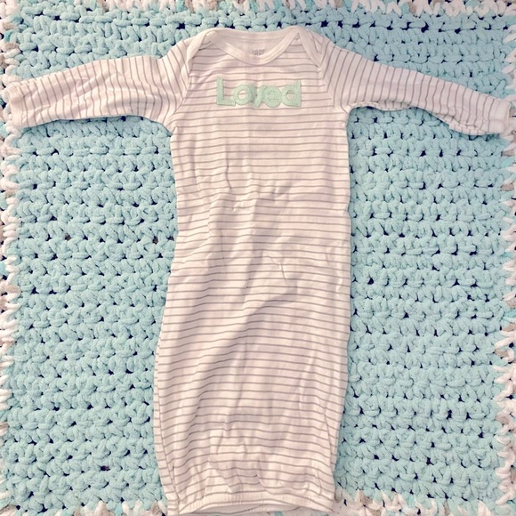 Baby 0-3 sleep gowns - Picture 3 of 7